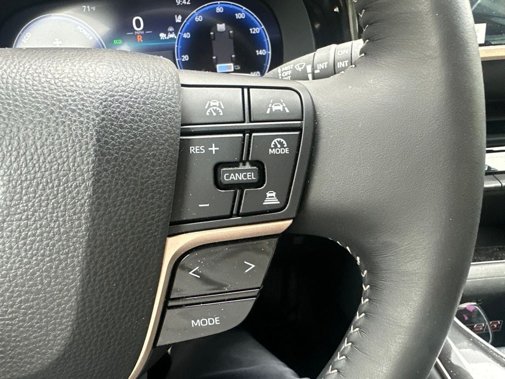 2025 Toyota Crown Signia XLE