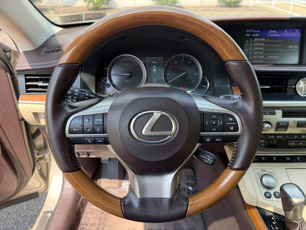 2017 Lexus ES 300h
