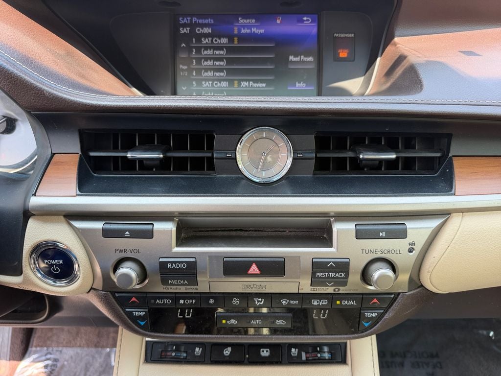2017 Lexus ES 300h