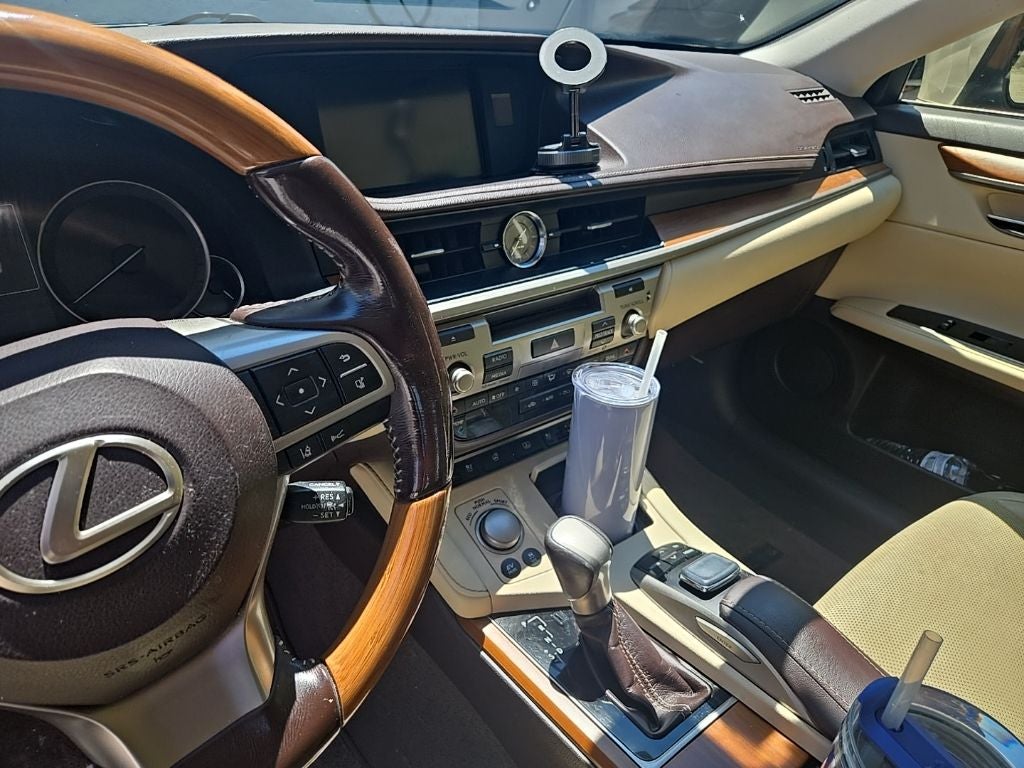 2017 Lexus ES 300h