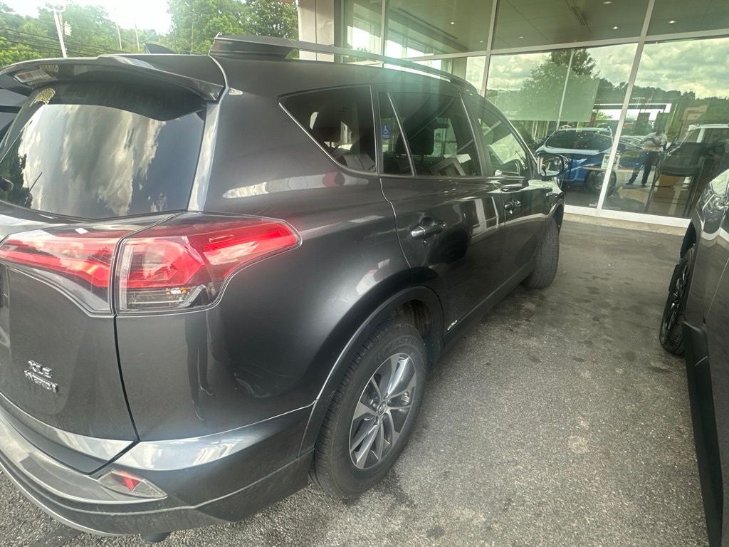 2017 Toyota RAV4 Hybrid XLE