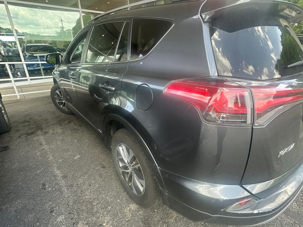 2017 Toyota RAV4 Hybrid XLE