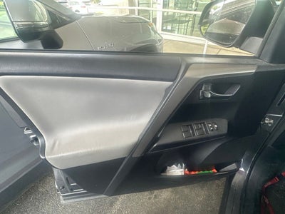 2017 Toyota RAV4 Hybrid XLE