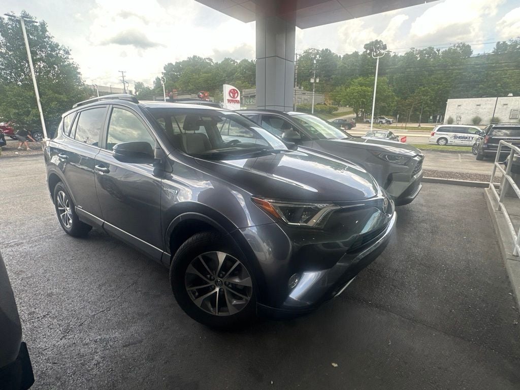 2017 Toyota RAV4 Hybrid XLE
