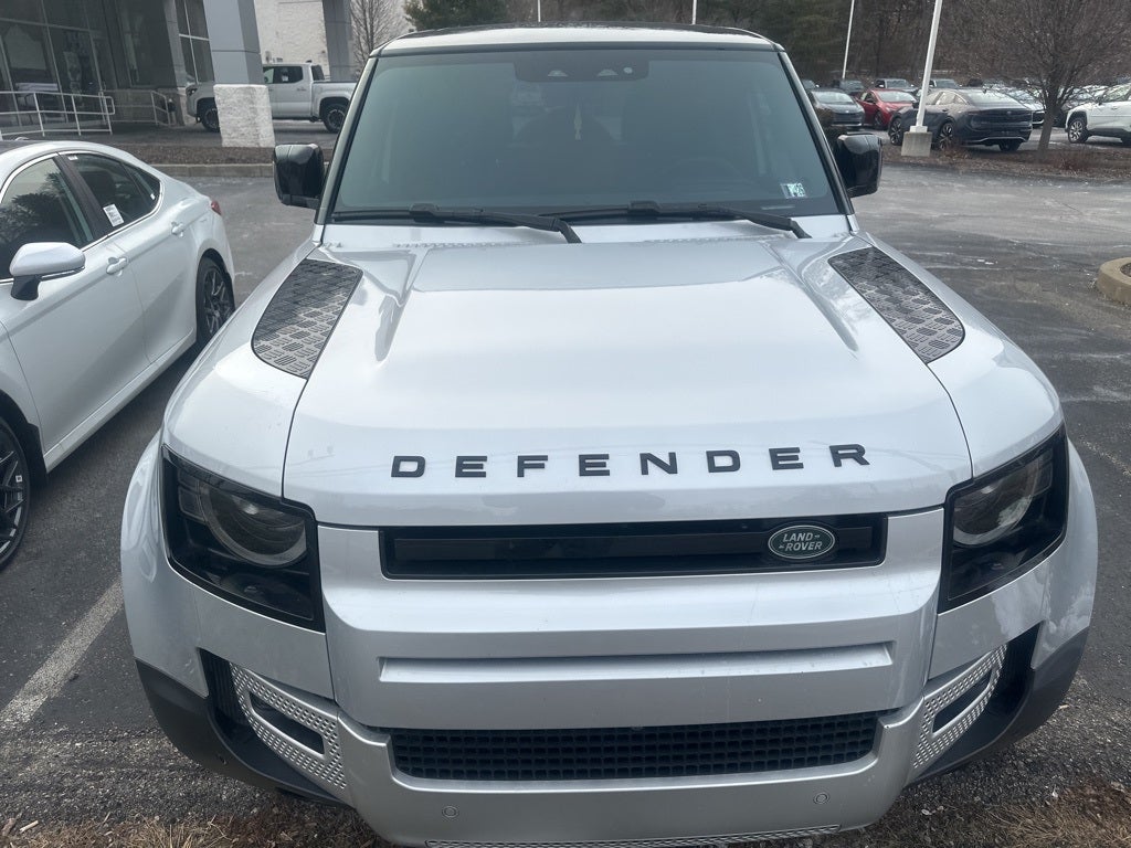 2024 Land Rover Defender SE V8 P500