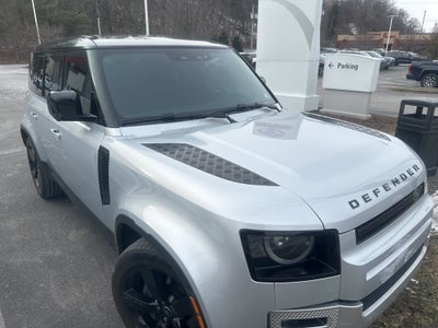 2024 Land Rover Defender SE V8 P500