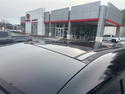 2024 Land Rover Defender SE V8 P500