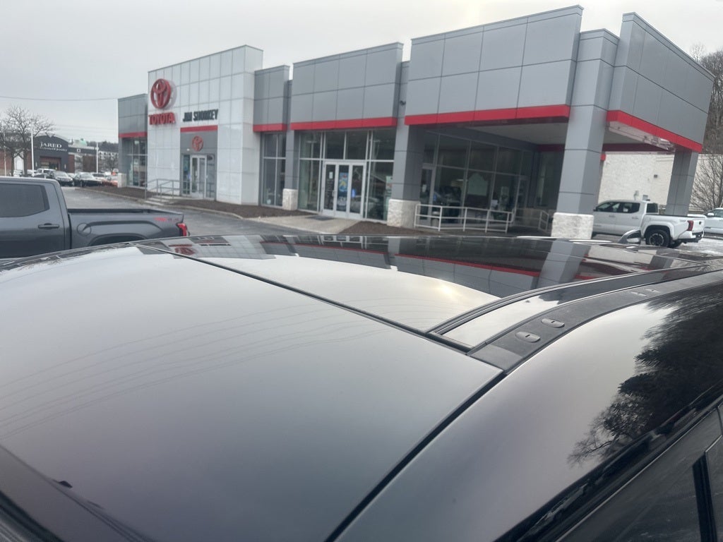 2024 Land Rover Defender SE V8 P500