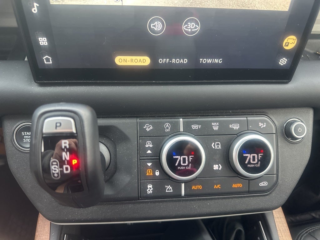 2024 Land Rover Defender SE V8 P500