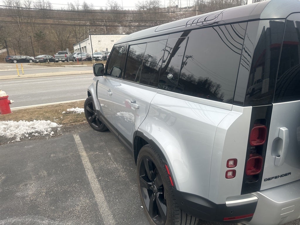 2024 Land Rover Defender SE V8 P500