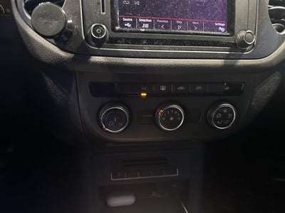 2018 Volkswagen Tiguan Limited 2.0T 4Motion