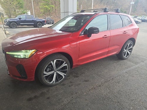 2023 Volvo XC60 Recharge Plug-In Hybrid Ultimate DARK THEME