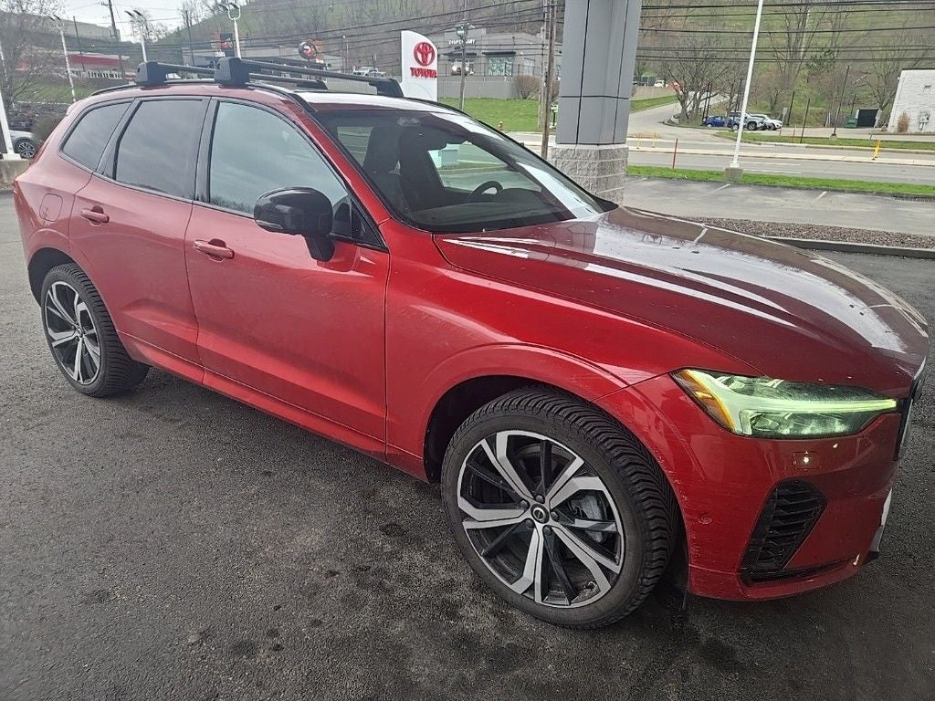 2023 Volvo XC60 Recharge Plug-In Hybrid Ultimate DARK THEME