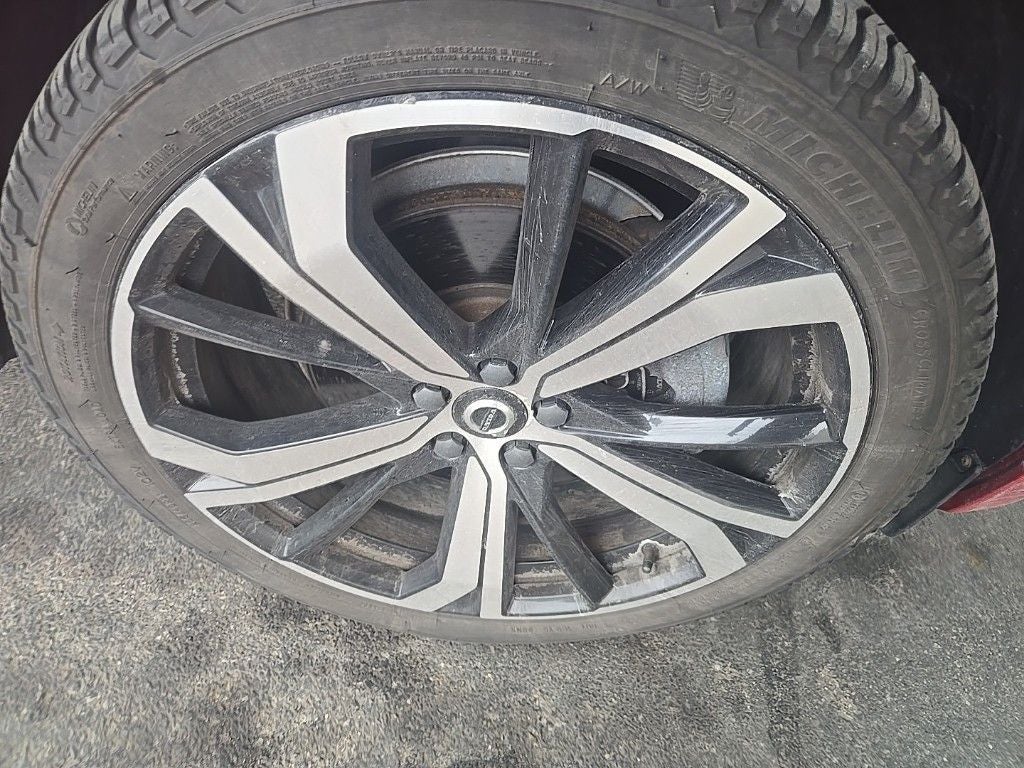 2023 Volvo XC60 Recharge Plug-In Hybrid Ultimate DARK THEME