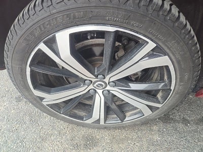 2023 Volvo XC60 Recharge Plug-In Hybrid Ultimate DARK THEME