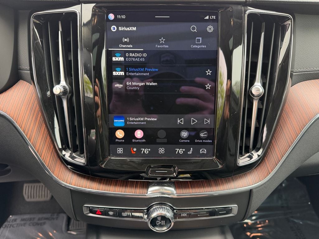 2023 Volvo XC60 Ultimate DARK THEME