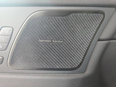 2023 Volvo XC60 Recharge Plug-In Hybrid Ultimate DARK THEME