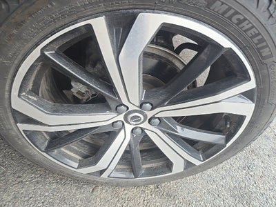 2023 Volvo XC60 Recharge Plug-In Hybrid Ultimate DARK THEME