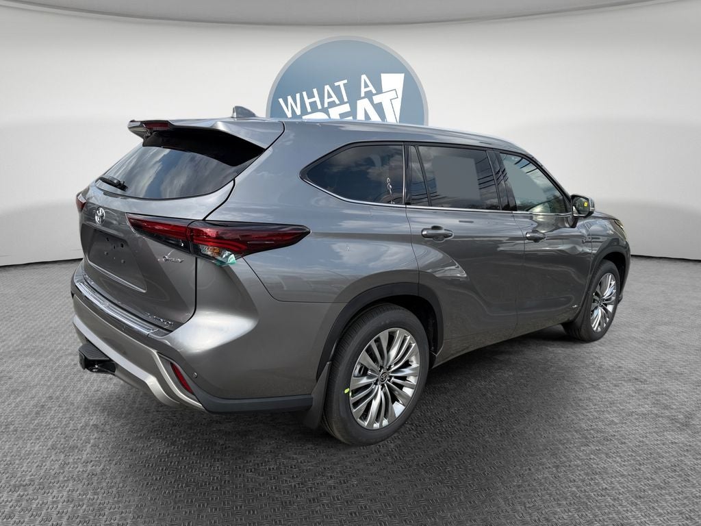 2026 Toyota Highlander Hybrid Platinum