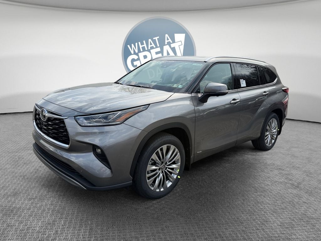 2026 Toyota Highlander Hybrid Platinum