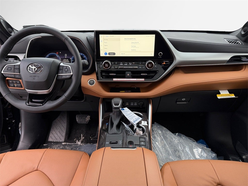 2026 Toyota Highlander Hybrid Platinum