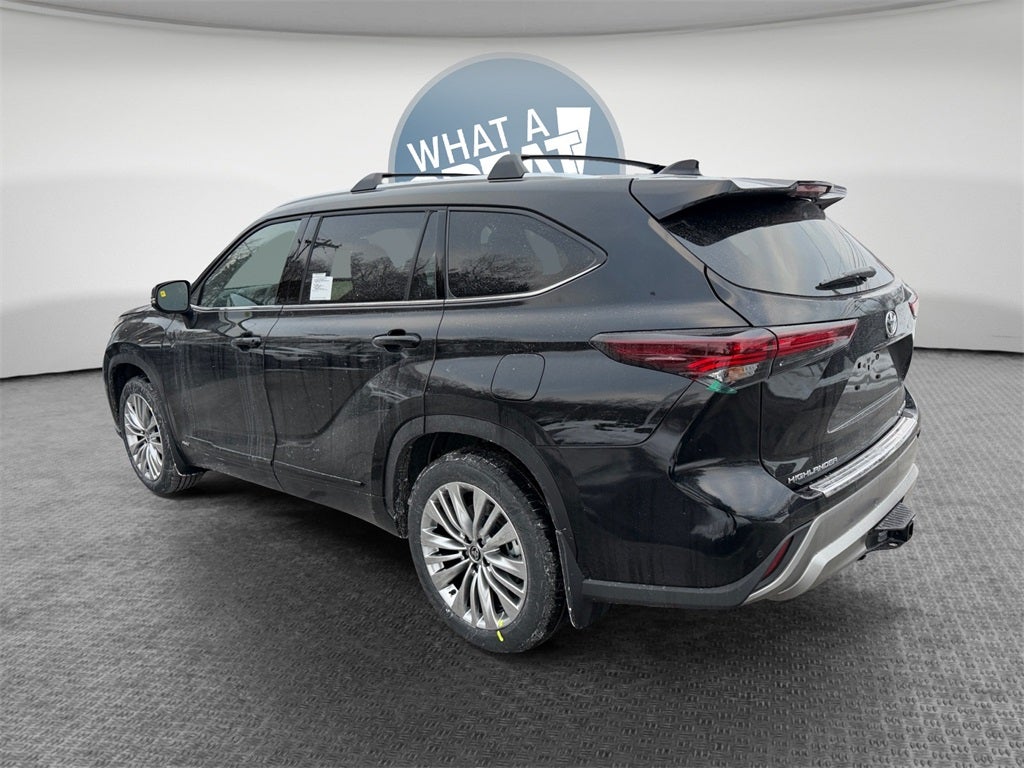 2026 Toyota Highlander Hybrid Platinum