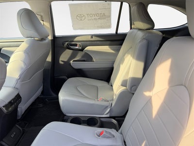 2026 Toyota Highlander Hybrid XLE