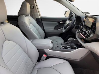 2026 Toyota Highlander Hybrid XLE