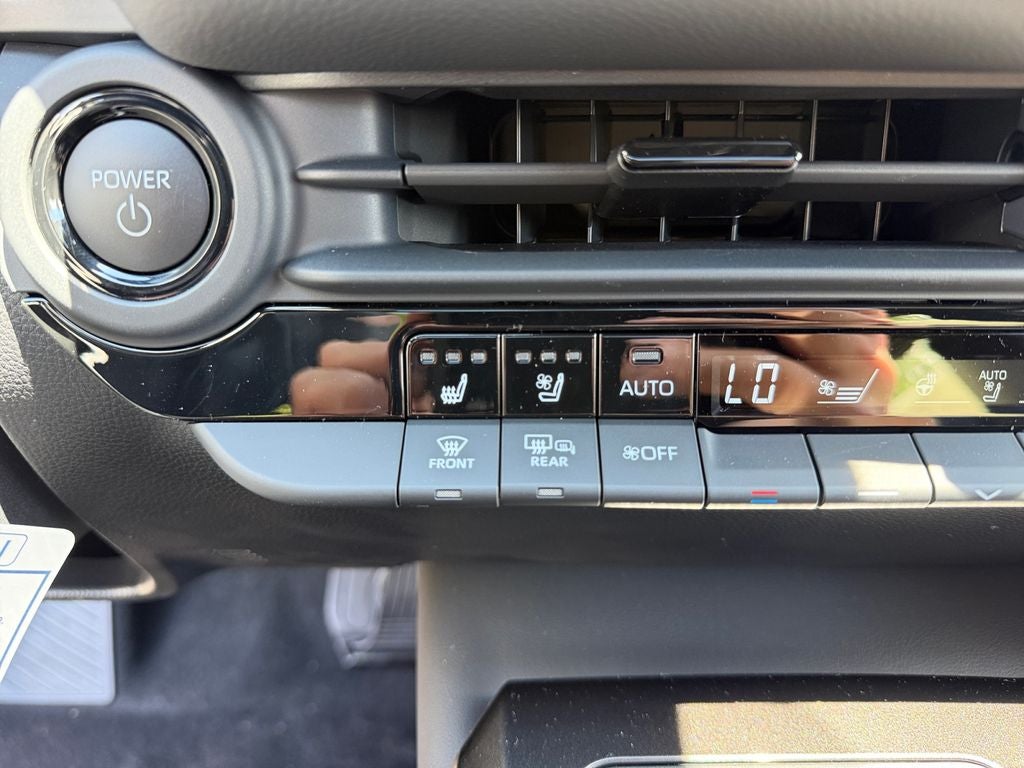 2026 Toyota Toyota Crown Signia Limited