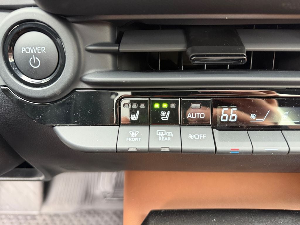 2026 Toyota Toyota Crown Signia Limited